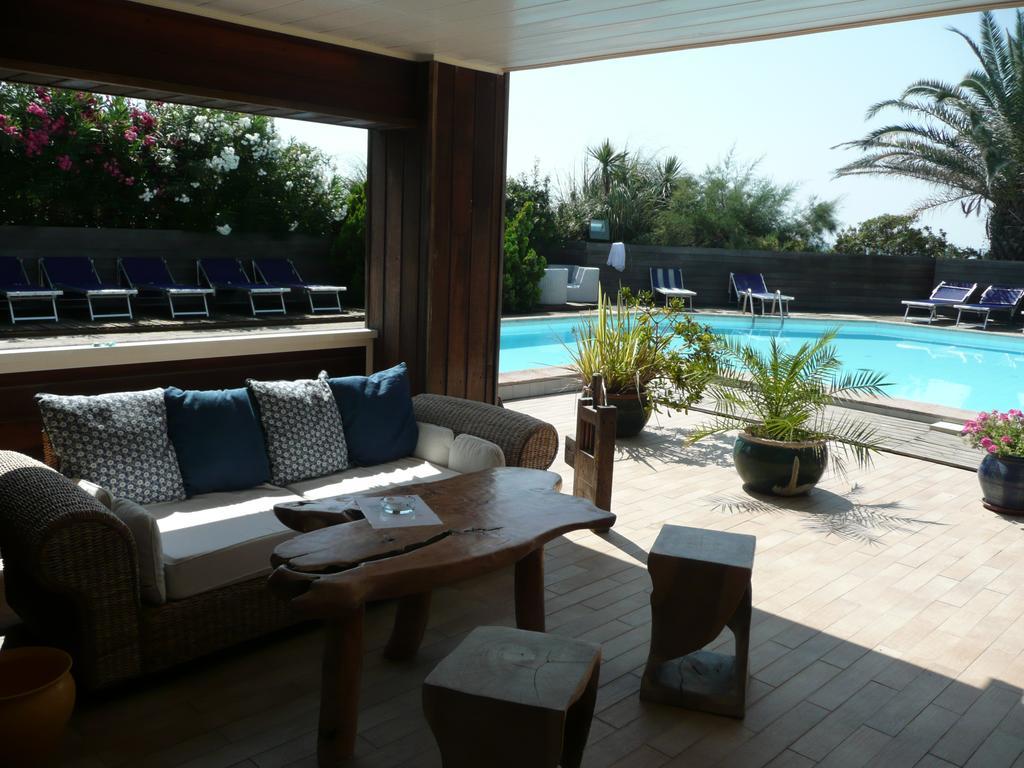 Levolle Marine Hotel Poggio Mezzana Екстериор снимка